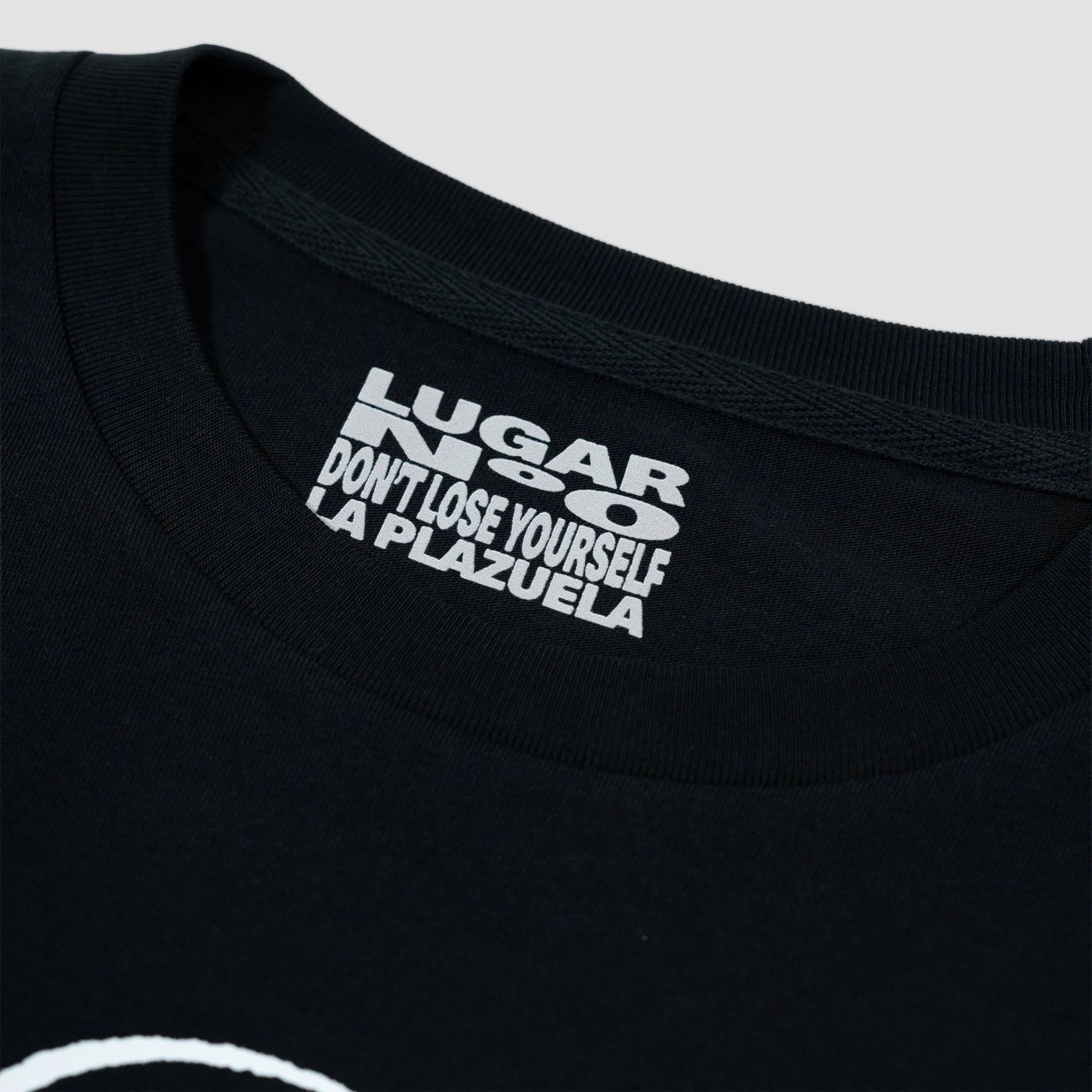 Camiseta Manga Larga Negra LUGAR Nº0 (D.L.Y) - Image 6