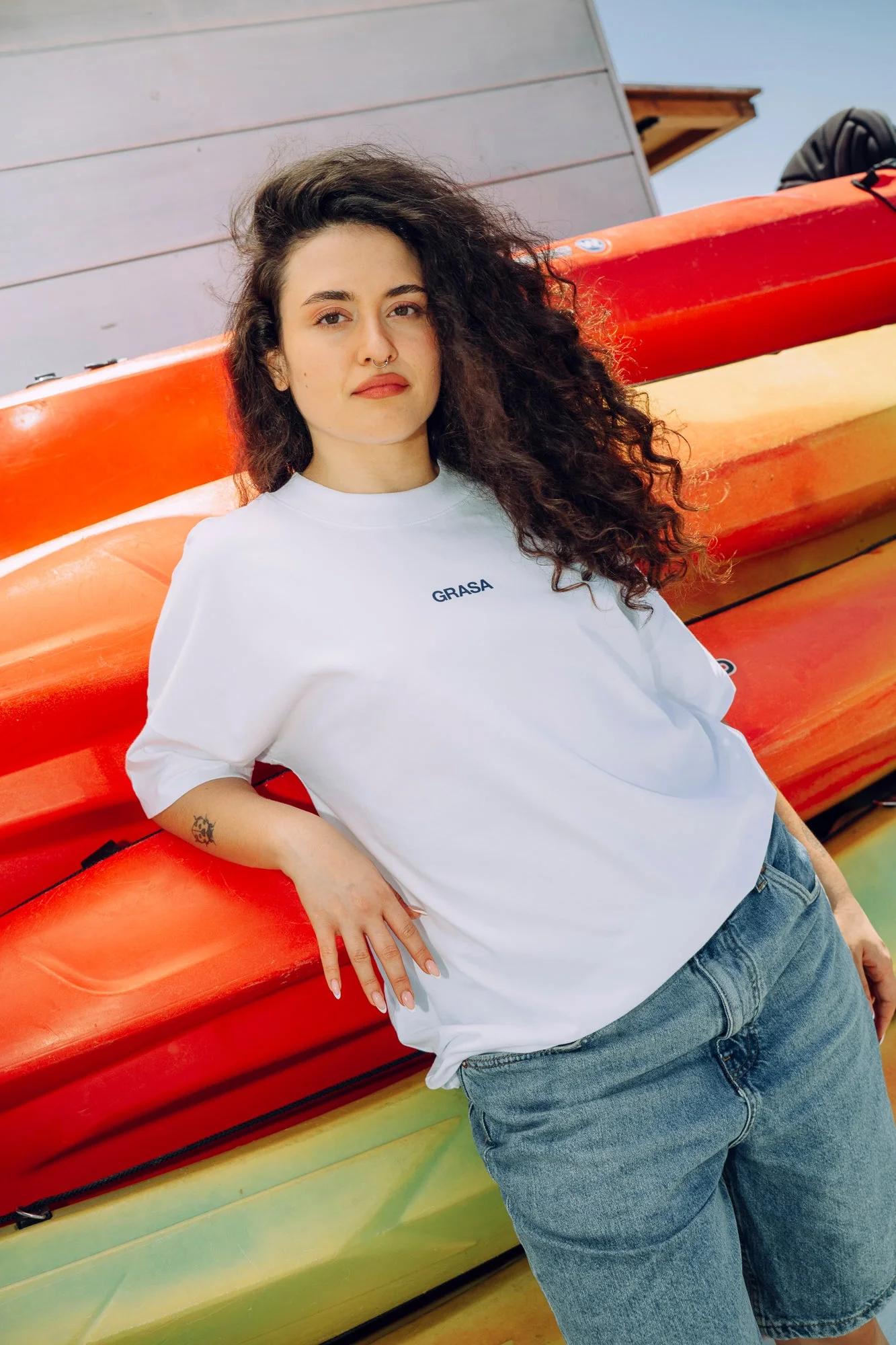 CAMISETA OVERSIZE SI TE DUELE: CURITA - Image 2