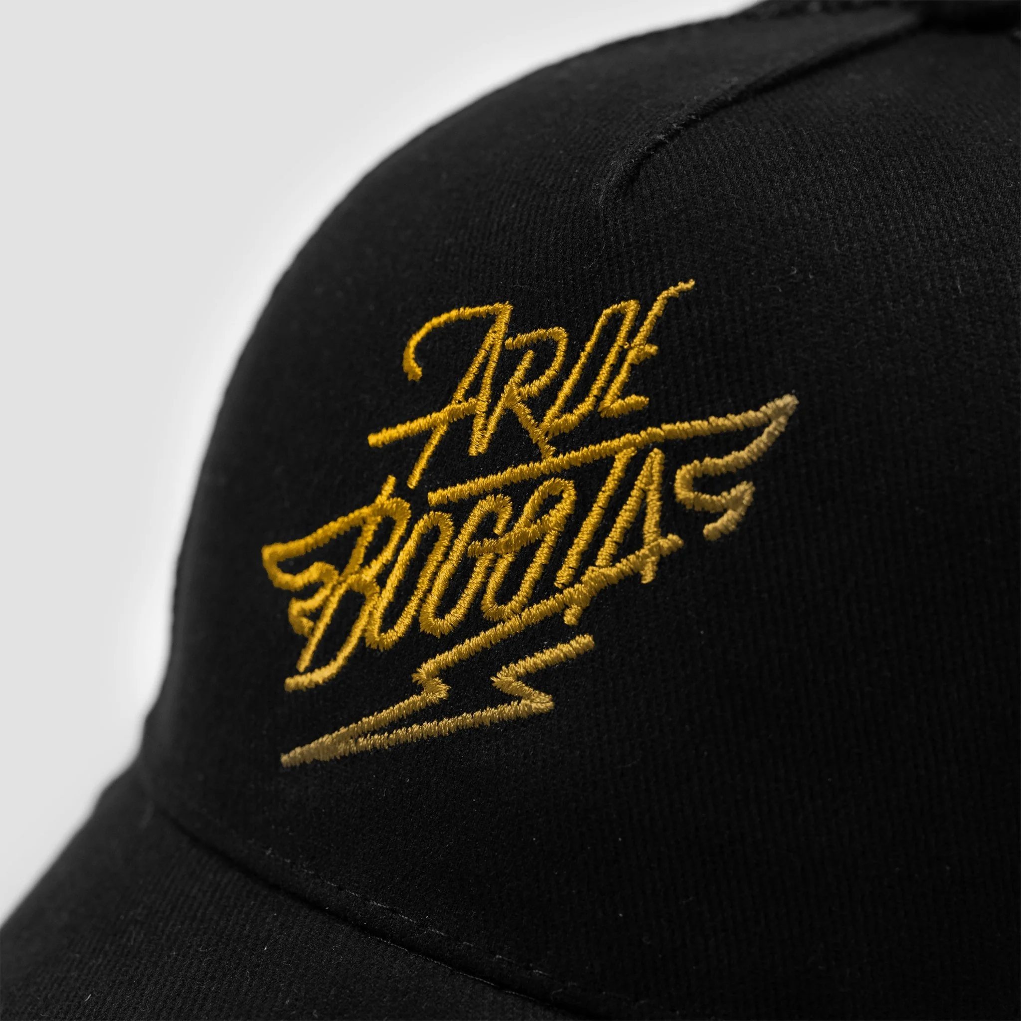 Gorra Bordado Dorado - Image 2