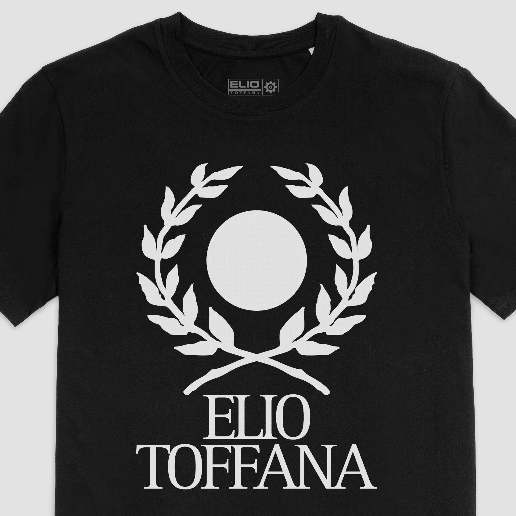 Jóvenes Bajo Presión Tee - Image 3
